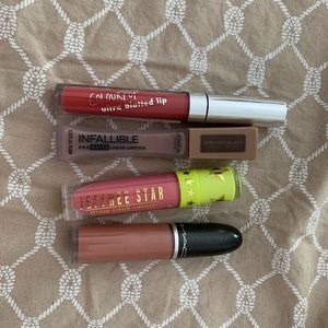 Liquid lipstick bundle of 4 products !